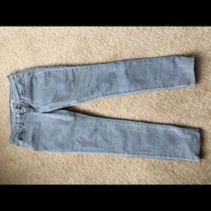 Levi's Jean women 28 skinny , lenght 32